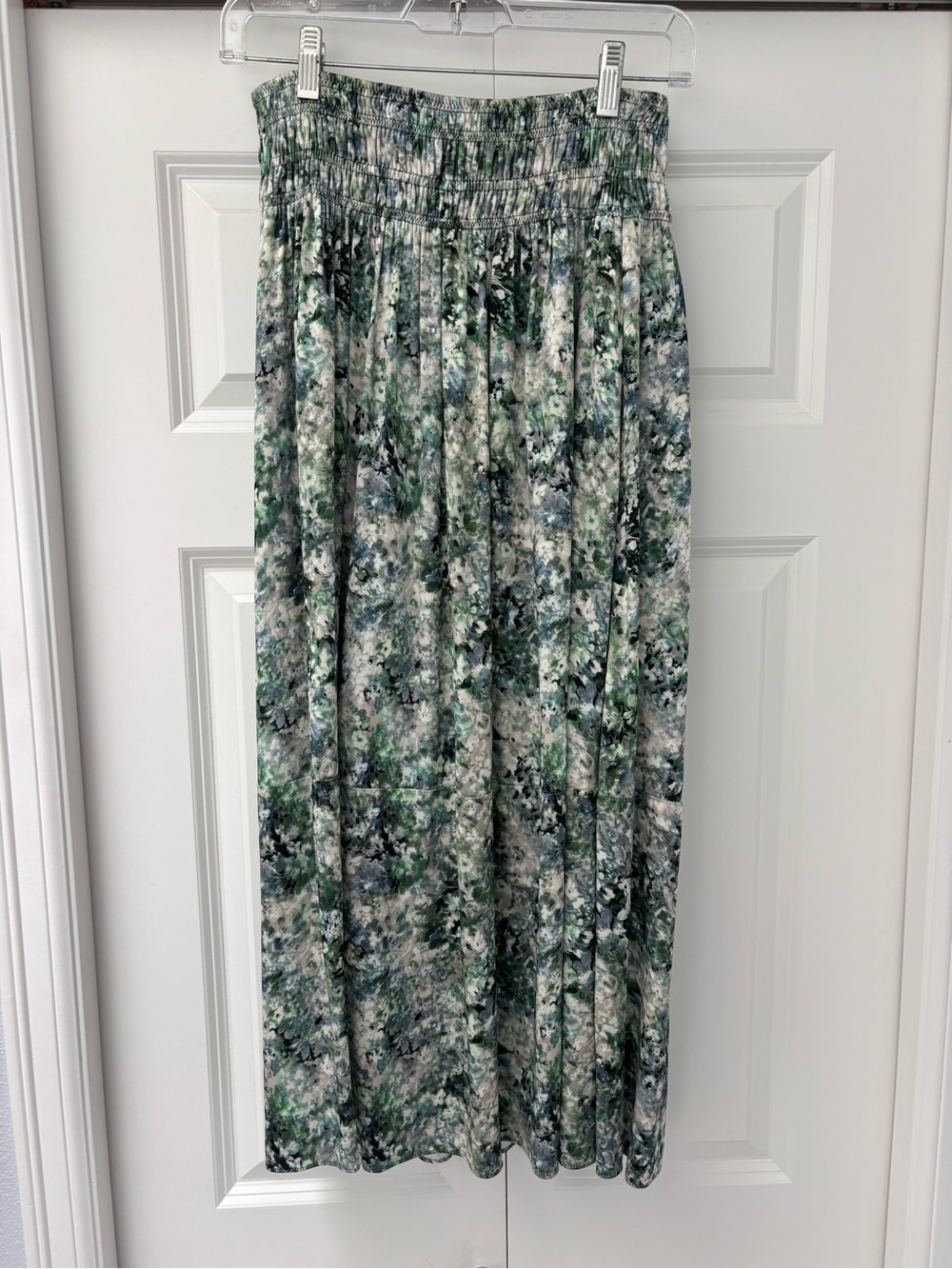 Vince Green and Gray Floral Smocked Waist Maxi Skirt